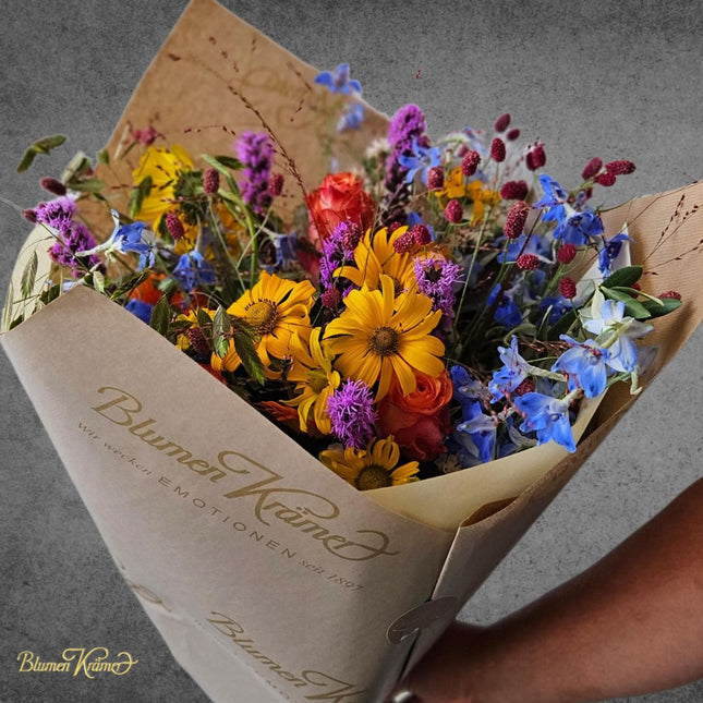 Bunter Blumenstrauss mit frischen Sommerblüten aus Zürich online bestellen