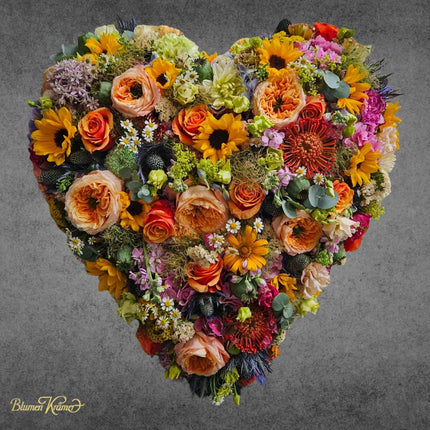 Trauerherz aus saisonalen Blumen online bestellen in Zürich Grabschmuck für Beerdigung und Trauerfeier mit Lieferung
