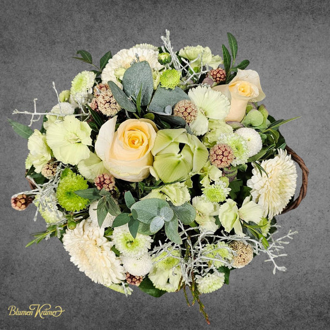 Blumenkorb herbst winterlich in Creme mit saisonalen Blumen frisch geliefert in Zürich