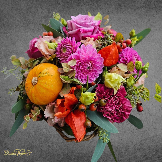 Herbstliches Blumenkörbli mit Zierkürbis und Blumen online bestellen in Zürich