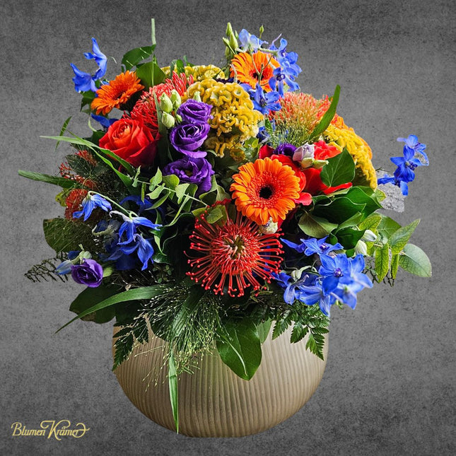 Bunter Blumenstrauss mit saisonalen Blumen online bestellen in Zürich mit schneller Lieferung
