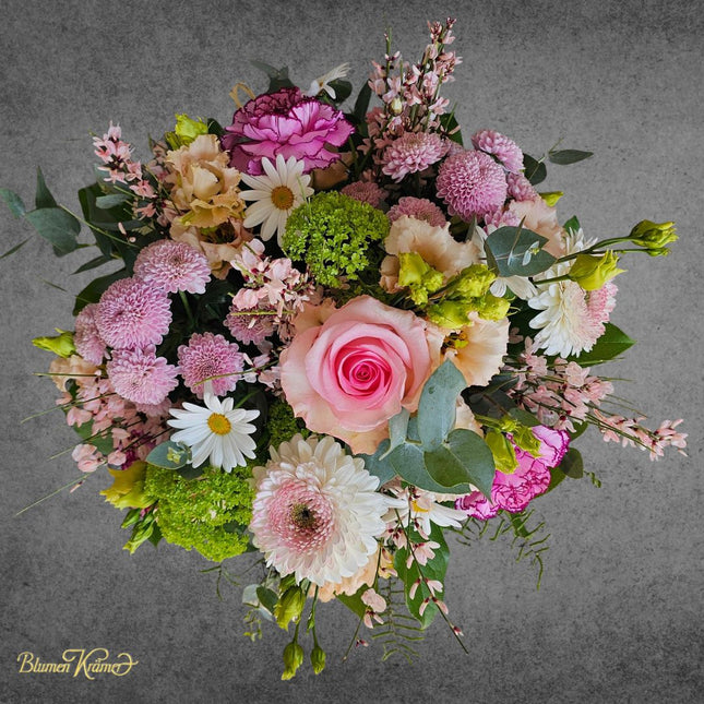Zarter Blumenstrauss mit rosa Rose, Chrysanthemen, Nelken und Pastellblüten, saisonal handgebunden, elegante Geschenkidee Zürich liefern lassen