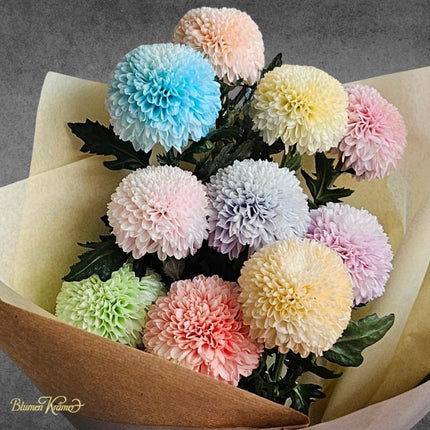Blooming Lollies Blumenstrauss mit pastellfarbenen Kugelchrysanthemen online kaufen und liefern lassen in Zürich