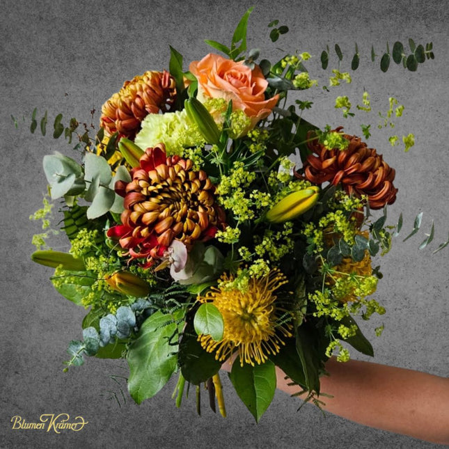 Herbst Winter Strauss in Braun Rot Orange Gelb mit Rosen Lilien Chrysanthemen Nutans, online bestellen Zürich
