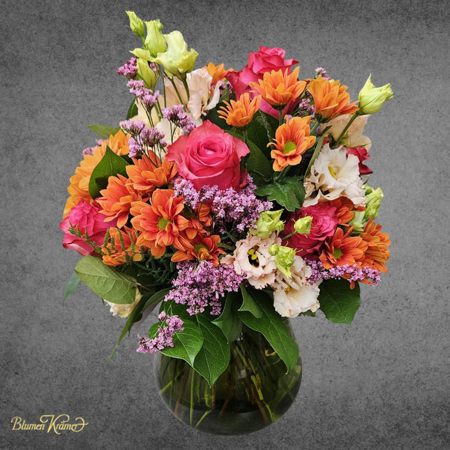 Bunter Herbststrauss mit Chrysanthemen Rosen Lisianthus und saisonalen Blumen frisch gebunden aus Zürcher Blumenladen