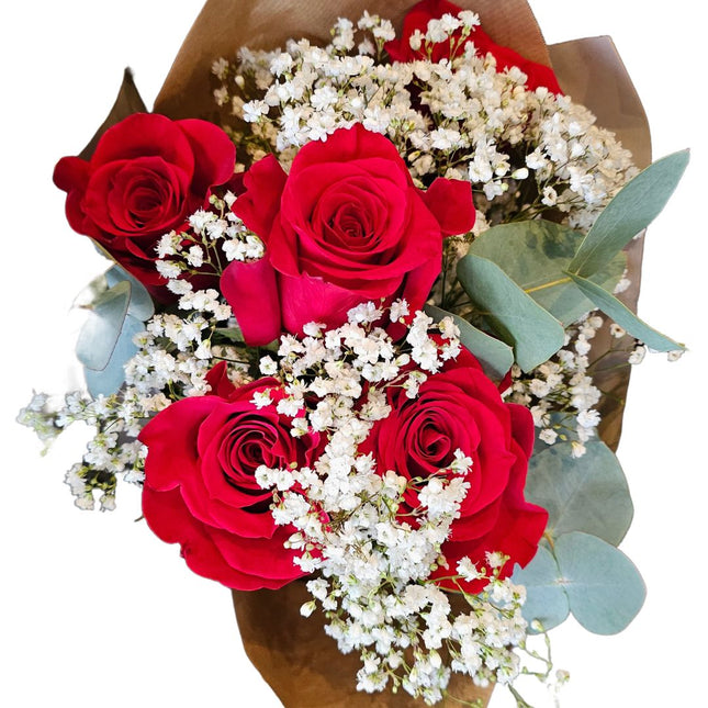 Blumenstrauss mit roten Rosen Schleierkraut und Eukalyptus online in Zürich bestellen