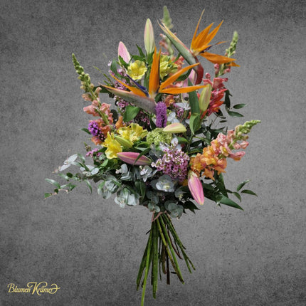 Paradiesvogel-Bouquet mit prächtigen Strelitzien handgebunden – Blumenstrauss Zürich Geschenk liefern lassen