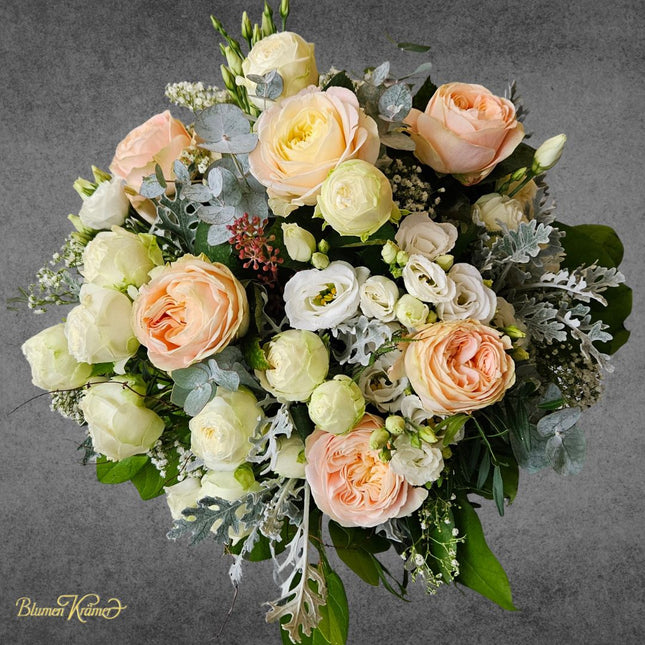 Blumenstrauss mit rosa Rosen und Poliantha Rosen herbstlich gebunden