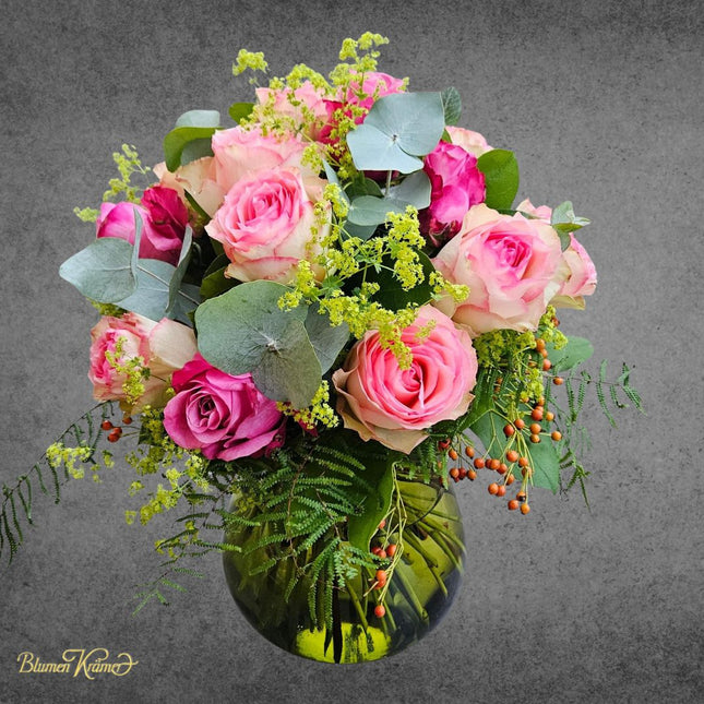 Herbstlicher Blumenstrauss mit pinken Rosen und Eukalyptus online bestellen mit Lieferung in Zürich