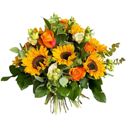 Sun Dance Blumenstrauss mit gelben Sonnenblumen und orangefarbenen Rosen – sommerliches Bouquet online bestellen in Zürich