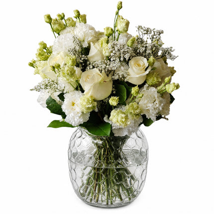 Weisser eleganter Blumenstrauss mit Rosen und saisonalen Blüten frisch gebunden in Zürich