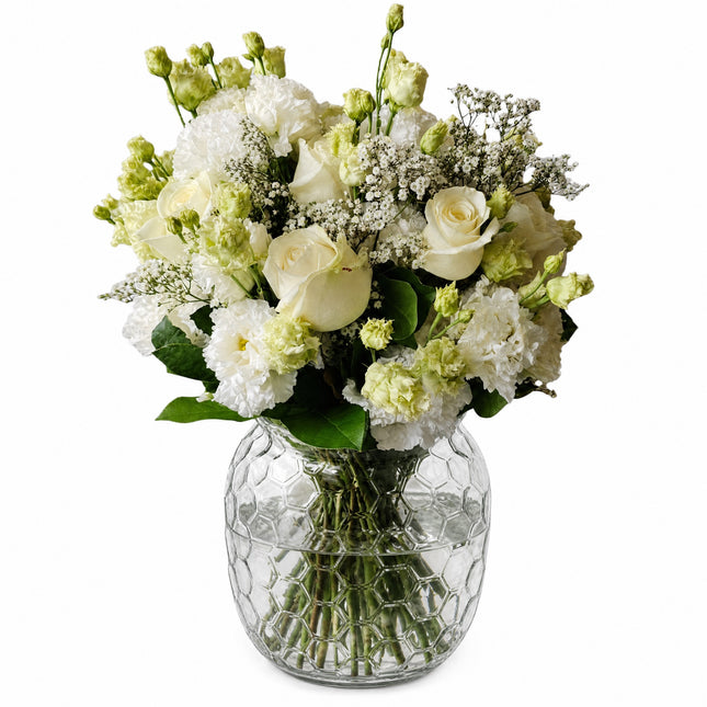 Weisser eleganter Blumenstrauss mit Rosen und saisonalen Blüten frisch gebunden in Zürich