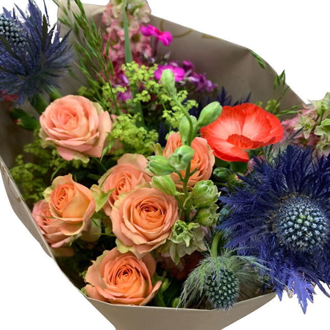 Blumenstrauss mit Sprayrosen und Disteln online bestellen Zürich