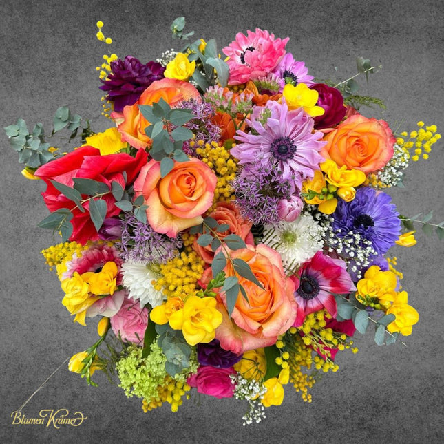 Trauergesteck mit Frühlingsblumen in Zürich kaufen frisch gebunden Lieferung Beerdigung