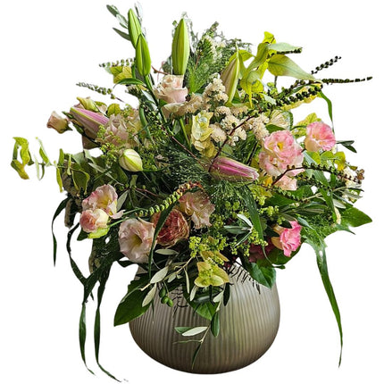 Blumenstrauss mit rosa Rosen, Lilien und saisonalen Blumen Zürich