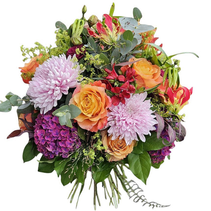 Blumenstrauss mit Rosen, Hortensien und Chrysanthemen in harmonischen Farben