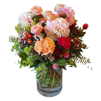 Autumn Magic Herbststrauss mit saisonalen Blumen in Orange, Rot und Rosa