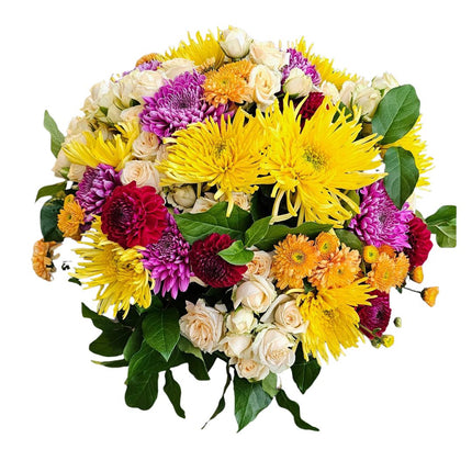 Farbenfroher Blumenstrauss mit gelben und pinken Chrysanthemen, roten Dahlien und Polyantha Rosen