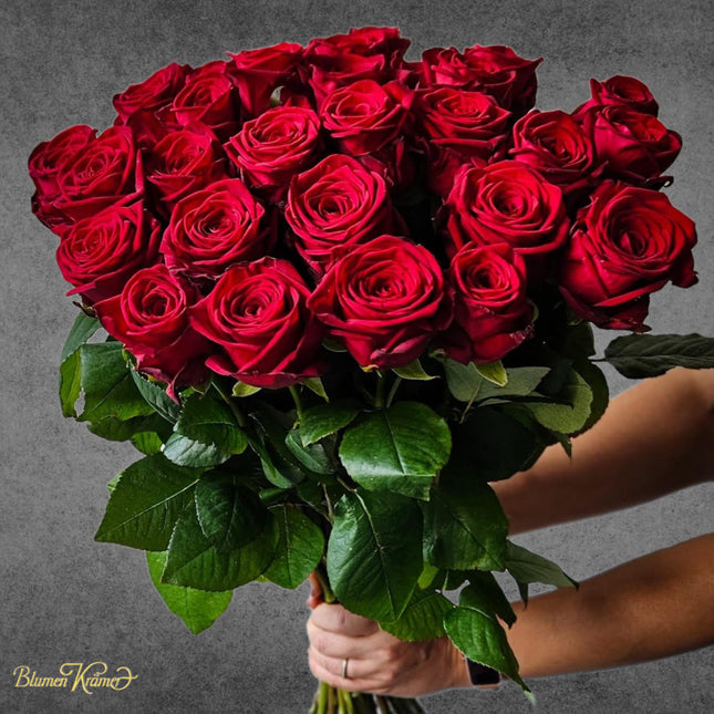 Blumenstrauss mit roten Rosen in Zürich online bestellen mit Lieferservice