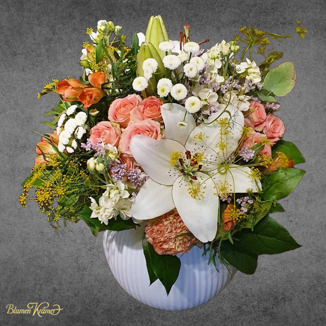 Blumenstrauss mit Lilien in zarten Tönen in Zürich online bestellen mit Lieferdienst